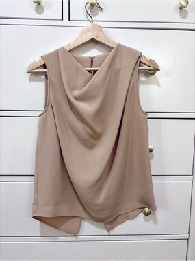 ánuans drape blouse in Beige